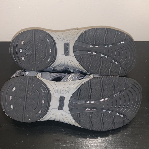 Khombu Crystal Sport Sandals. Size 8 - Picture 8 of 9
